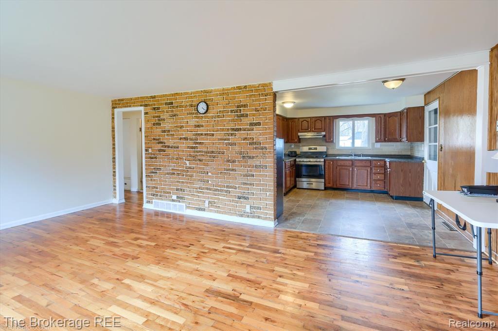 4093 Coral Street, Burton, MI 48509 — Photo 8