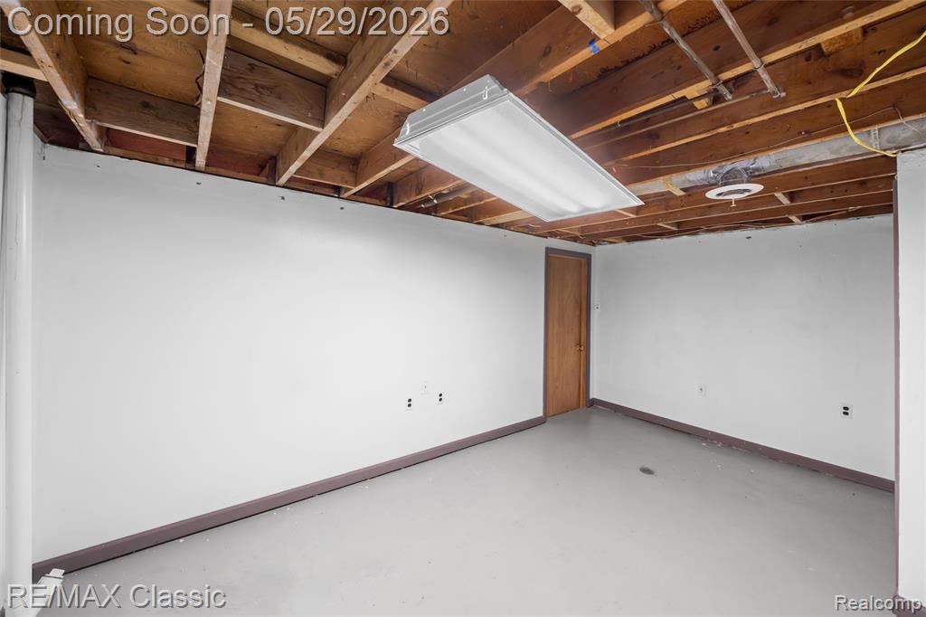 15586 Oakbrook Street, Romulus, MI 48174 — Photo 37