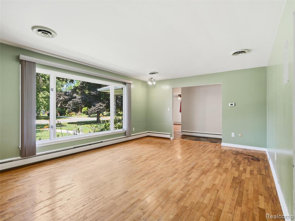240 E Huron River Drive, Belleville, MI 48111 — Photo 2