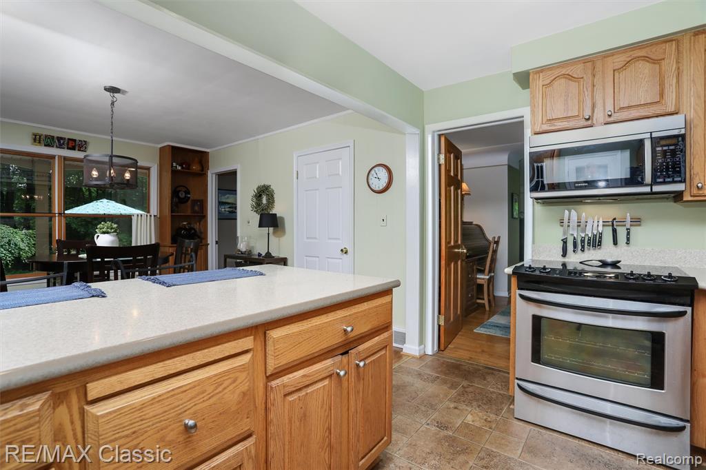 45100 Thornapple Lane, Northville, MI 48168 — Photo 15