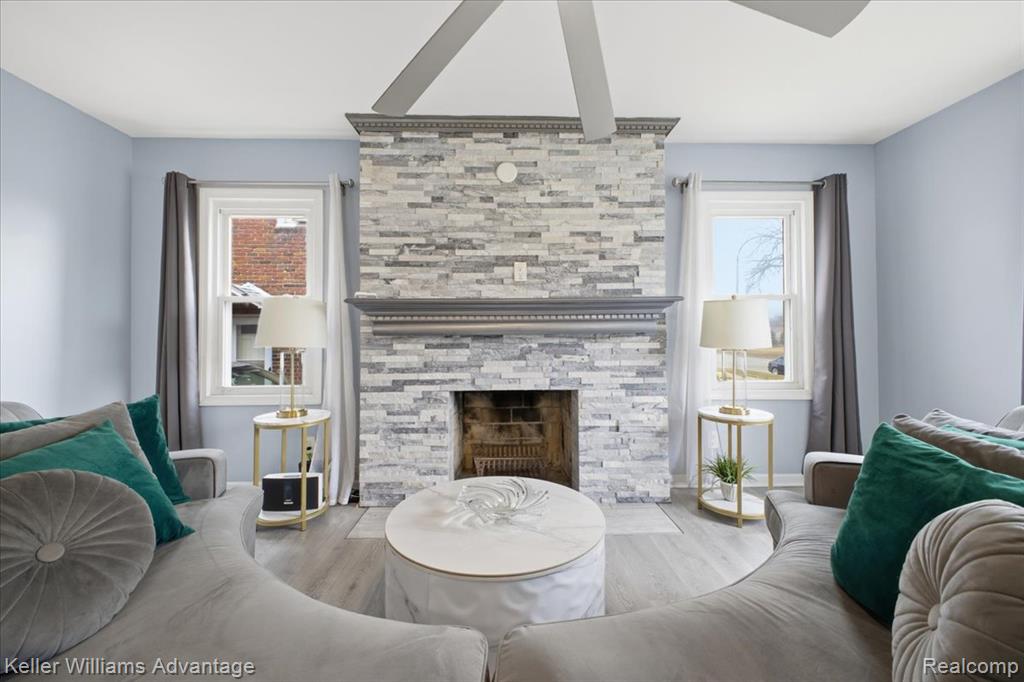 2145 Vernier Road, Grosse Pointe Woods, MI 48236 — Photo 8