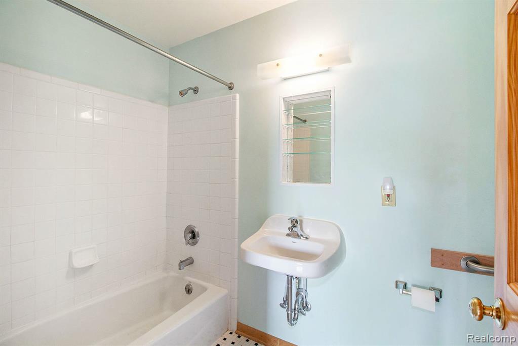 8803 S Cork Road, Morrice, MI 48857 — Photo 10