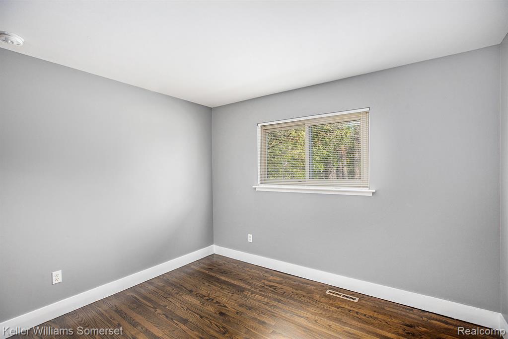 428 Jordon Road, Pontiac, MI 48342 — Photo 10