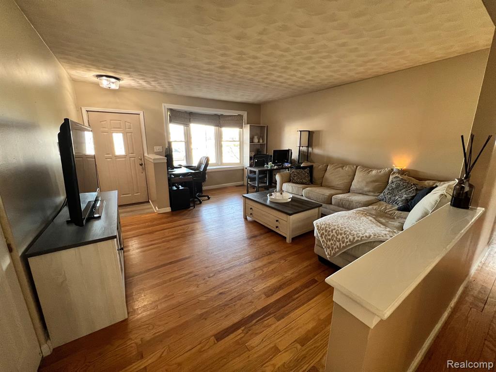 5345 FERN Avenue, Grand Blanc, MI 48439 — Photo 3