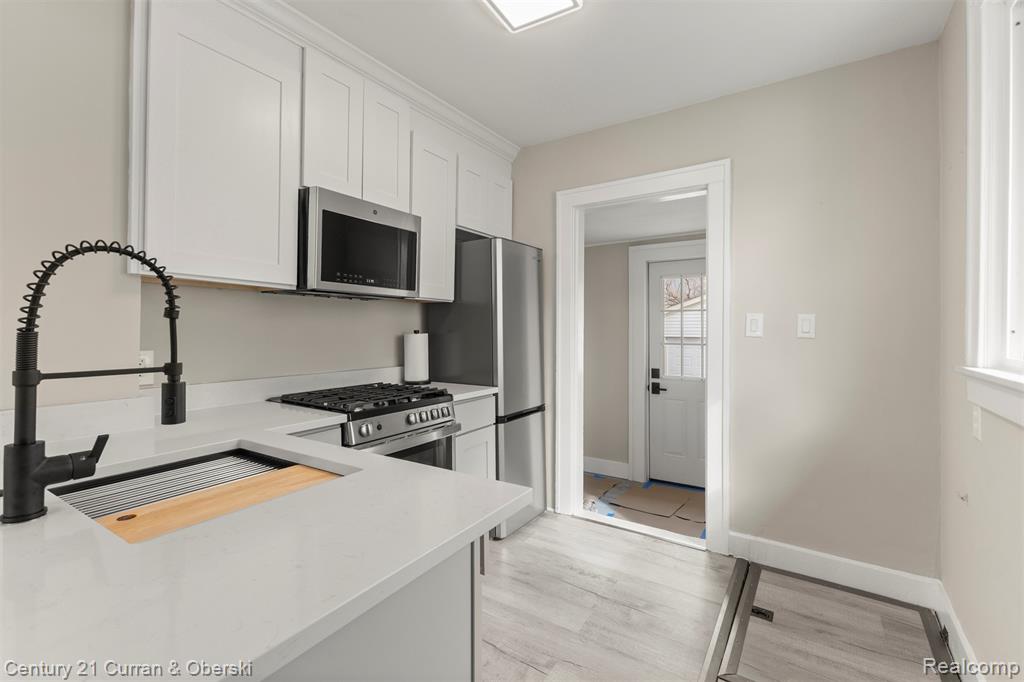 960 White Avenue, Lincoln Park, MI 48146 — Photo 11