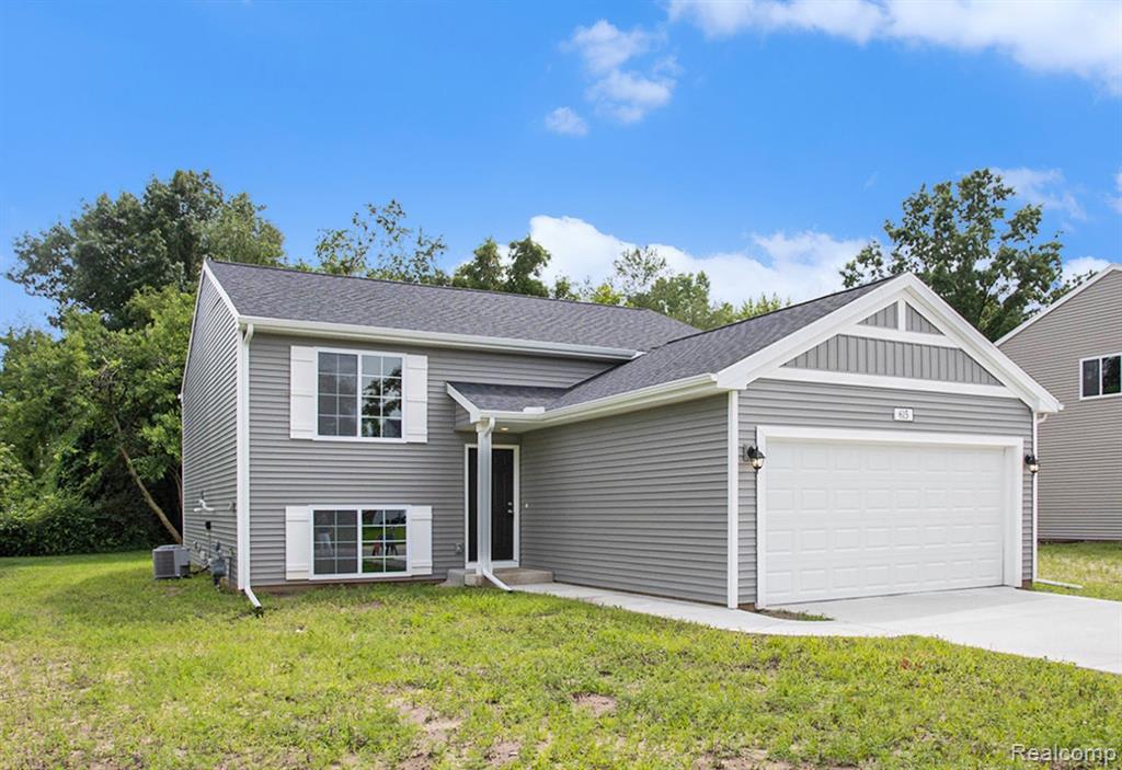 5528 Lahring Road, Linden, MI 48451 — front exterior