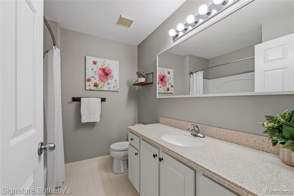 601 Village Lane, Milford, MI 48381 — Photo 36