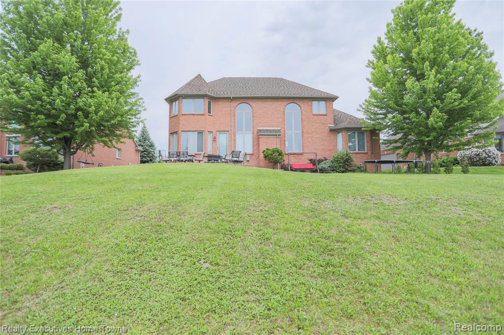 47909 Milonas Drive, Utica, MI 48315 — Photo 3