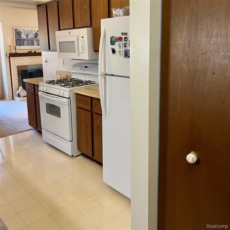 44736 Lynn Drive, Plymouth, MI 48170 — Photo 18