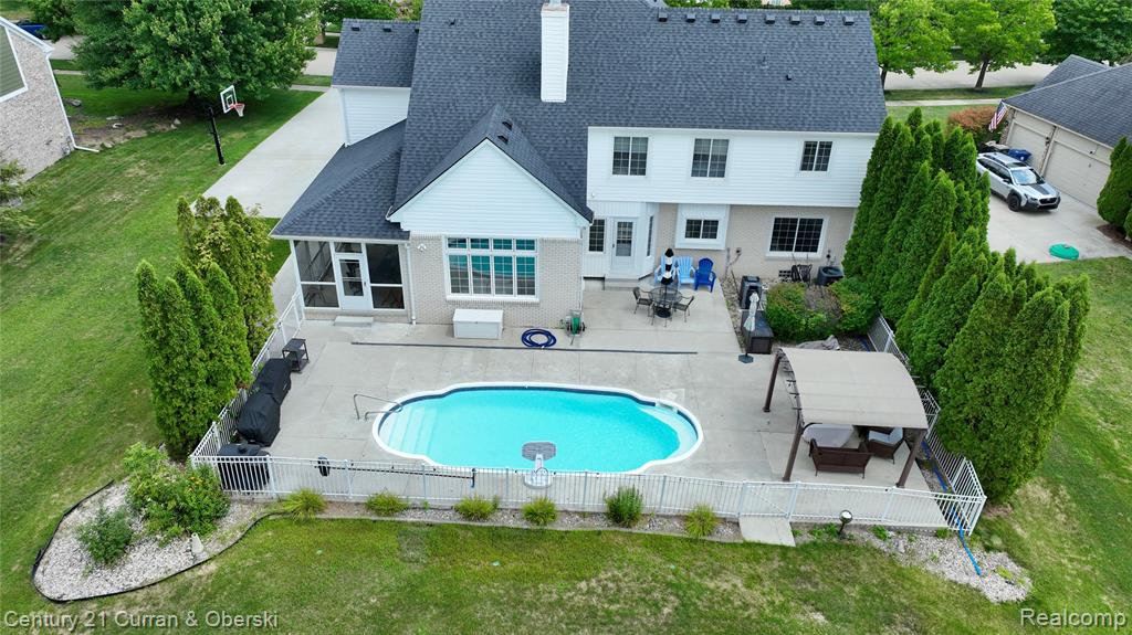 48279 Chesterfield Drive S, Dearborn, MI 48187 — Photo 42