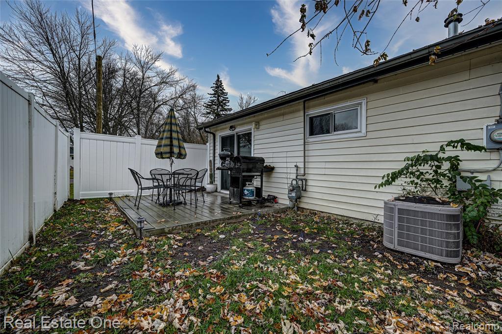 1592 Mollie Street, Ypsilanti, MI 48198 — Photo 33