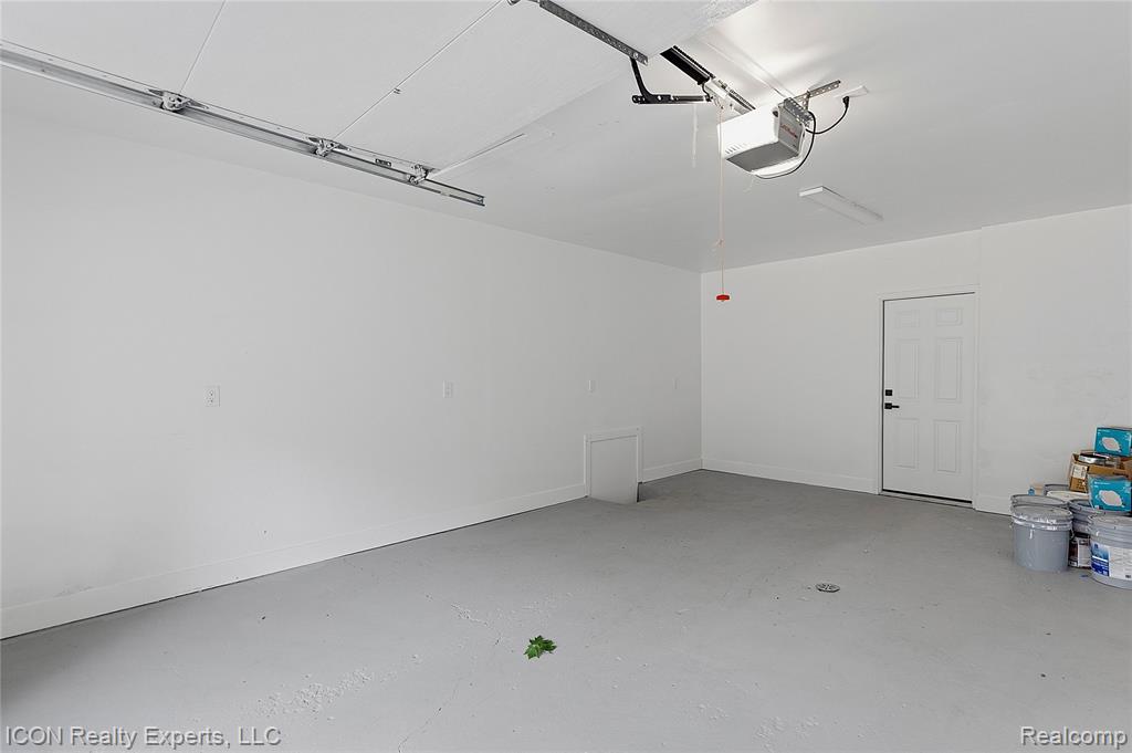 4901 Robert Street, Shelby Twp, MI 48316 — Photo 32