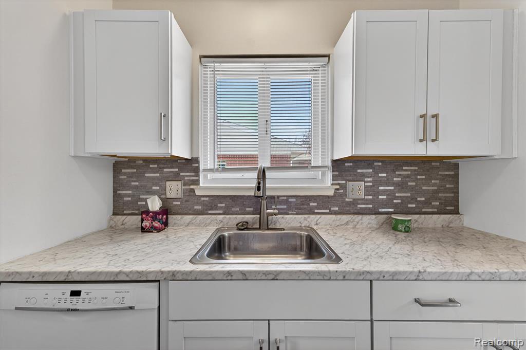 23712 Cedar Ridge Drive, Romulus, MI 48174 — Photo 15