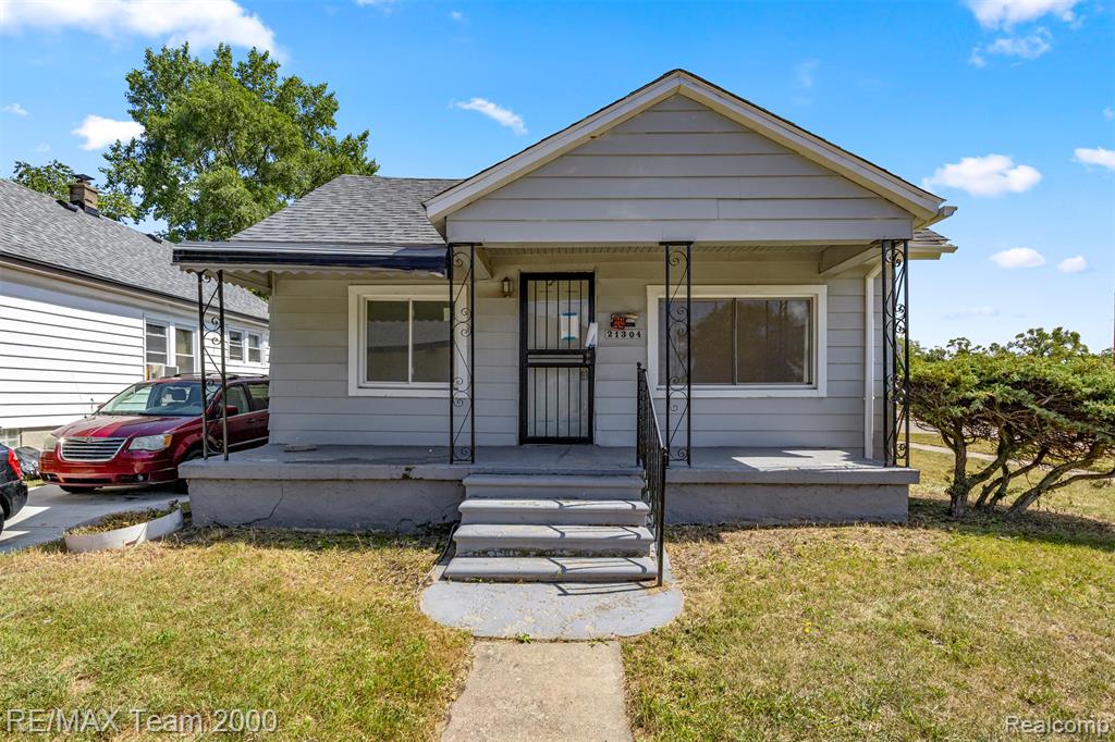 21304 Glen Lodge Road, Royal Oak, MI 48220 — front exterior