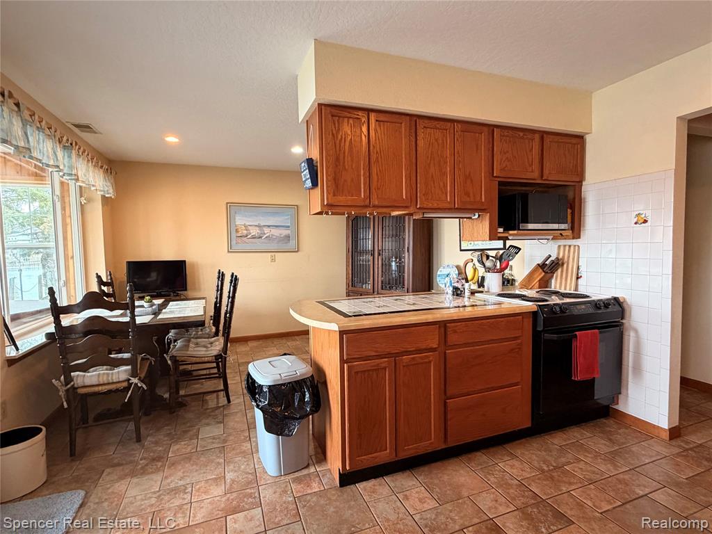 103 Harbor Street, Oscoda, MI 48750 — Photo 33