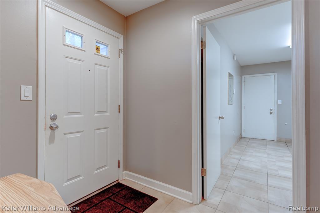 37132 Brentwood Circle, Farmington Hills, MI 48331 — Photo 5