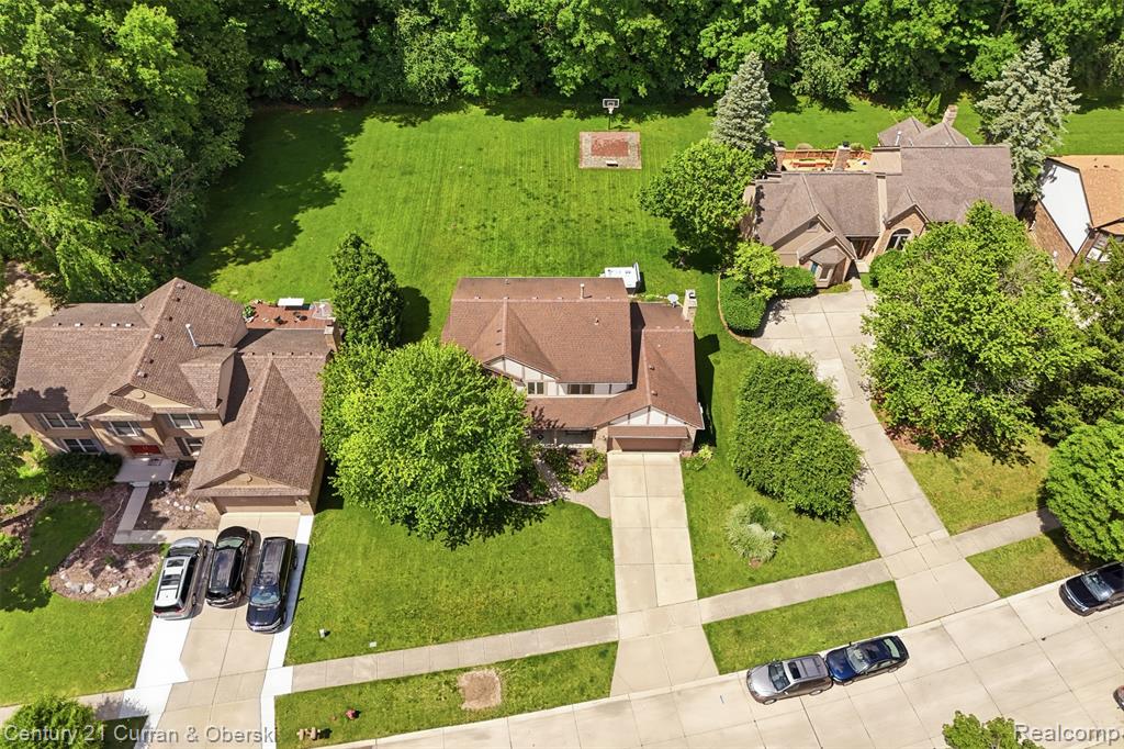 47008 Cider Mill Drive, Novi, MI — Photo 3