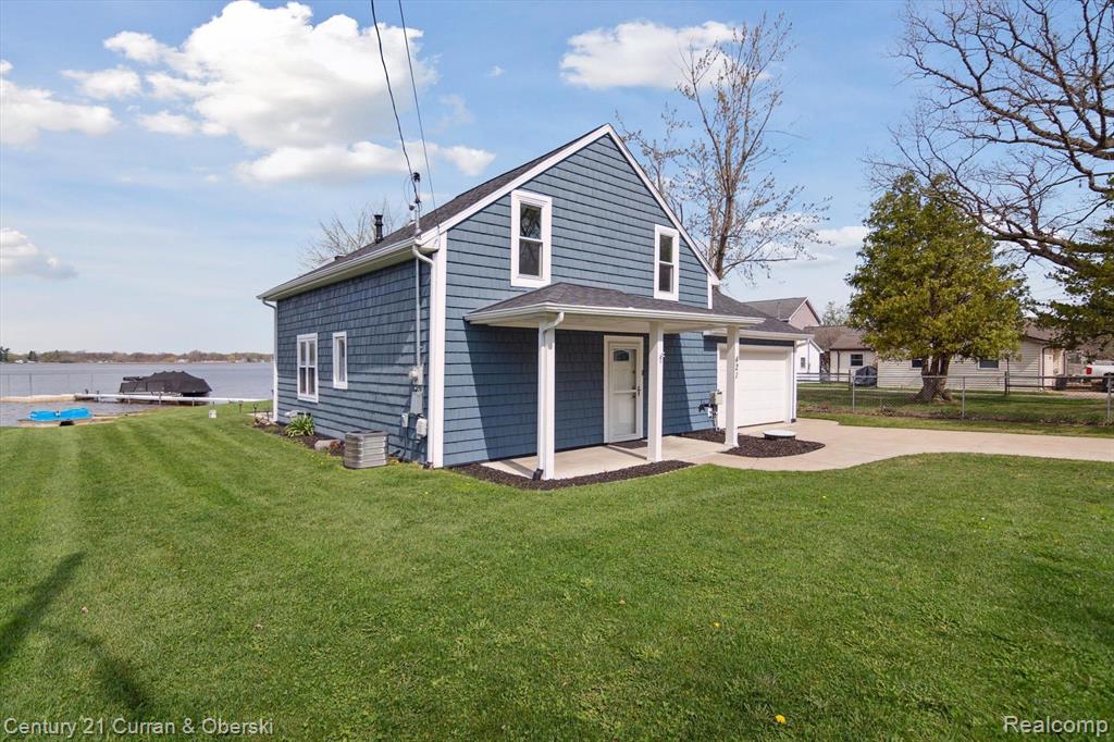 421 EDGEWOOD Drive, Jackson, MI 49201 — Photo 2