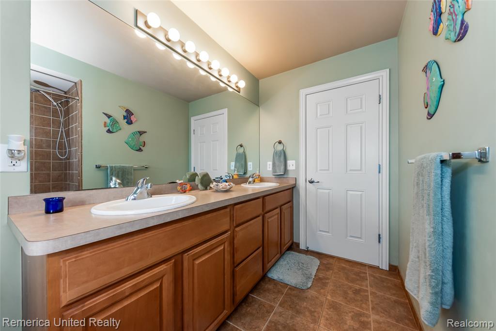 24695 Wedgewood Dr, South Lyon, MI 48178 — Photo 35