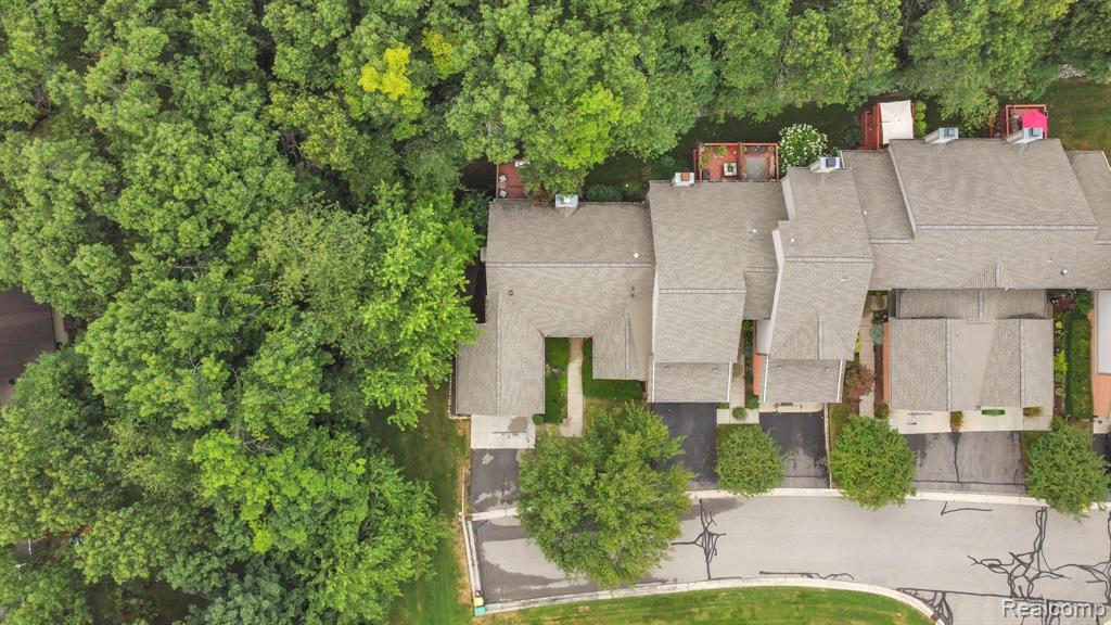 860 Woodridge Hills Drive, 95, Brighton, MI 48116 — Photo 40