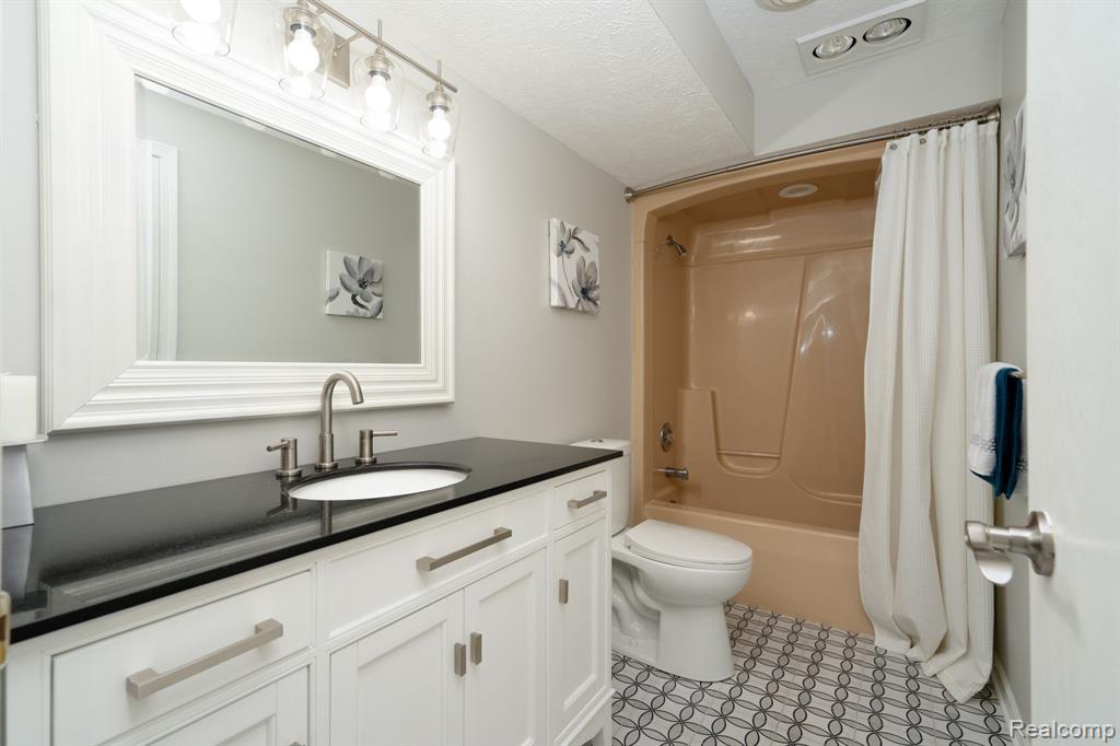 807 Oneida Woods Trail, Grand Ledge, MI 48837 — Photo 36