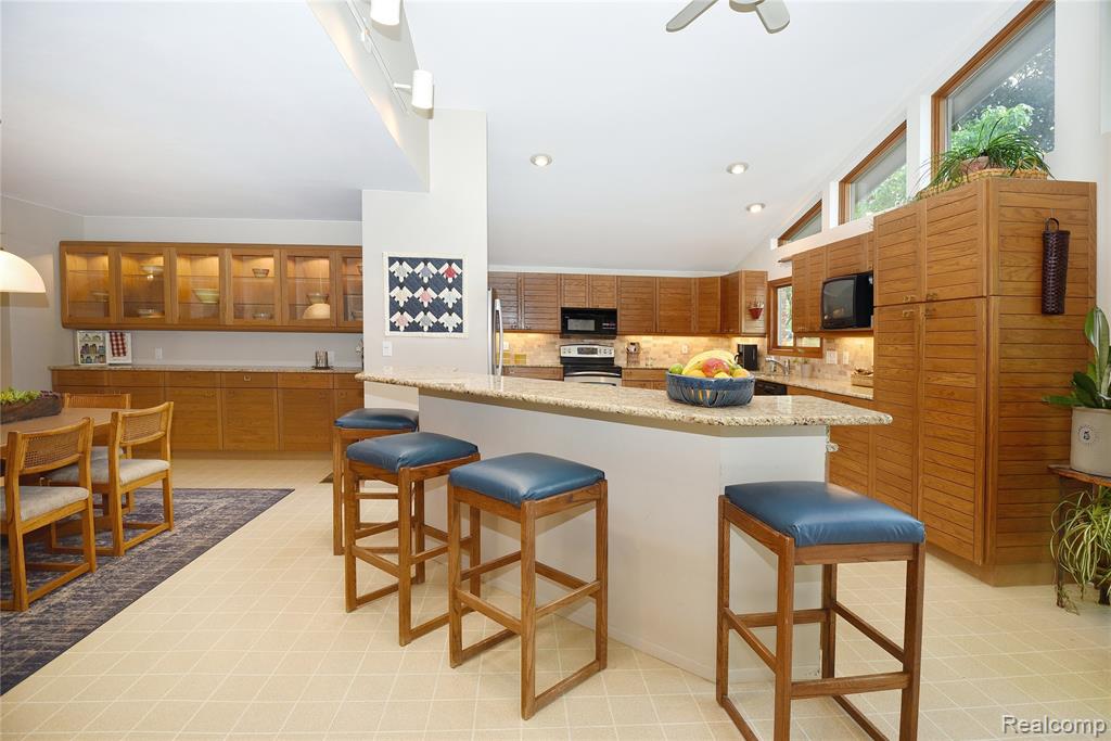 733 Highland Avenue, Clawson, MI — Photo 3