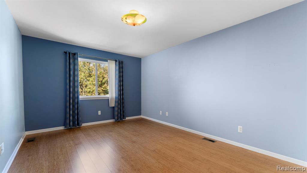 29923 Bradford Drive, New Hudson, MI 48165 — Photo 32