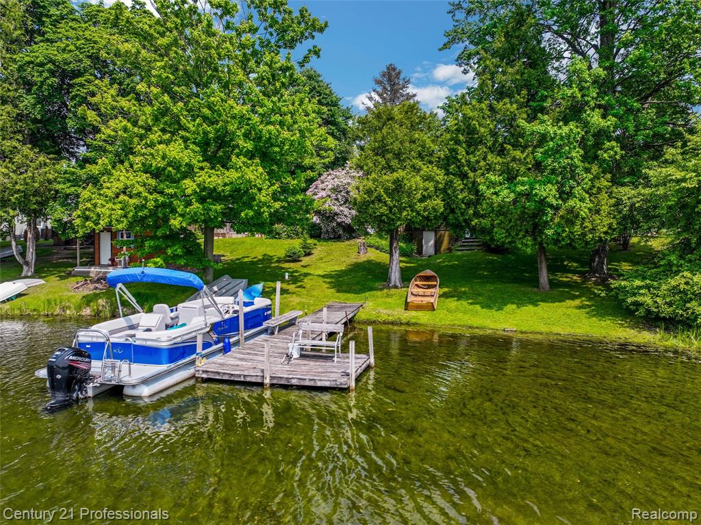 9233 Evee Road, Clarkston, MI 48348 — Photo 2