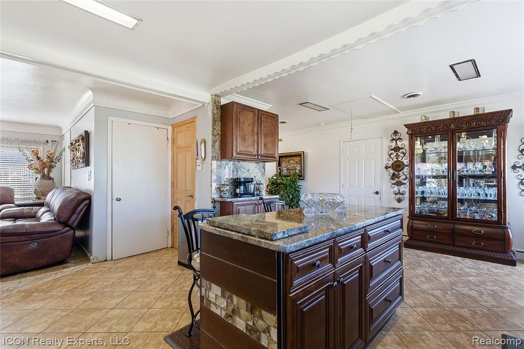5072 15 Mile Road, Sterling Heights, MI 48310 — Photo 6