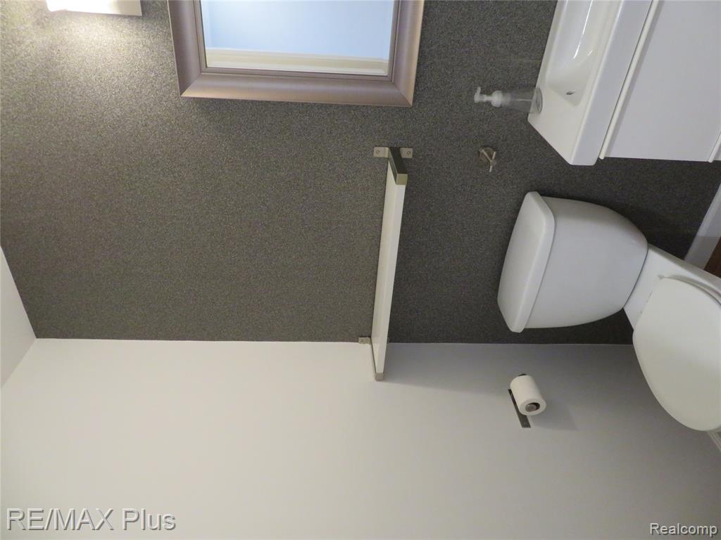 3011 Debra Court, Auburn Hills, MI 48326 — Photo 8