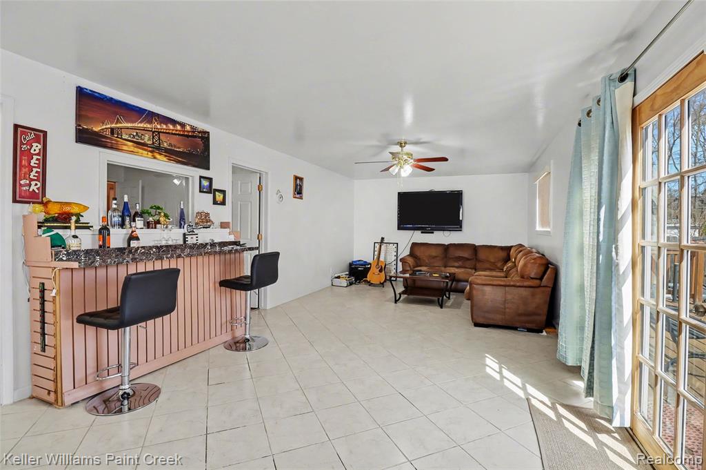 23070 Rosewood Street, Oak Park, MI 48237 — Photo 9
