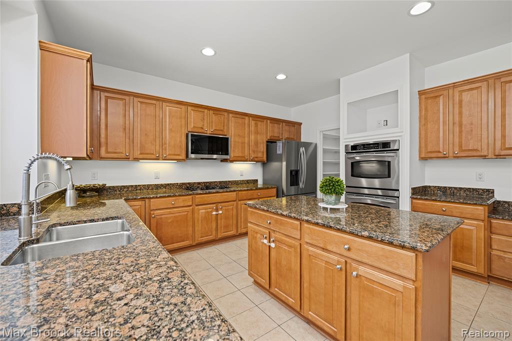 6901 Reed Court, West Bloomfield, MI — Photo 16