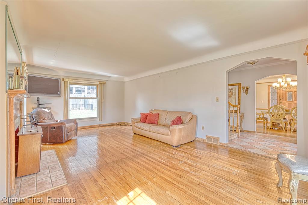 551 Fiske Drive, Detroit, MI 48214 — Photo 10