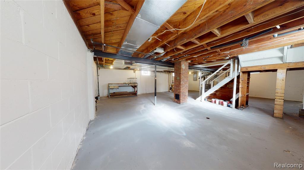 916 N Kenwood Avenue, Royal Oak, MI 48067 — Photo 17