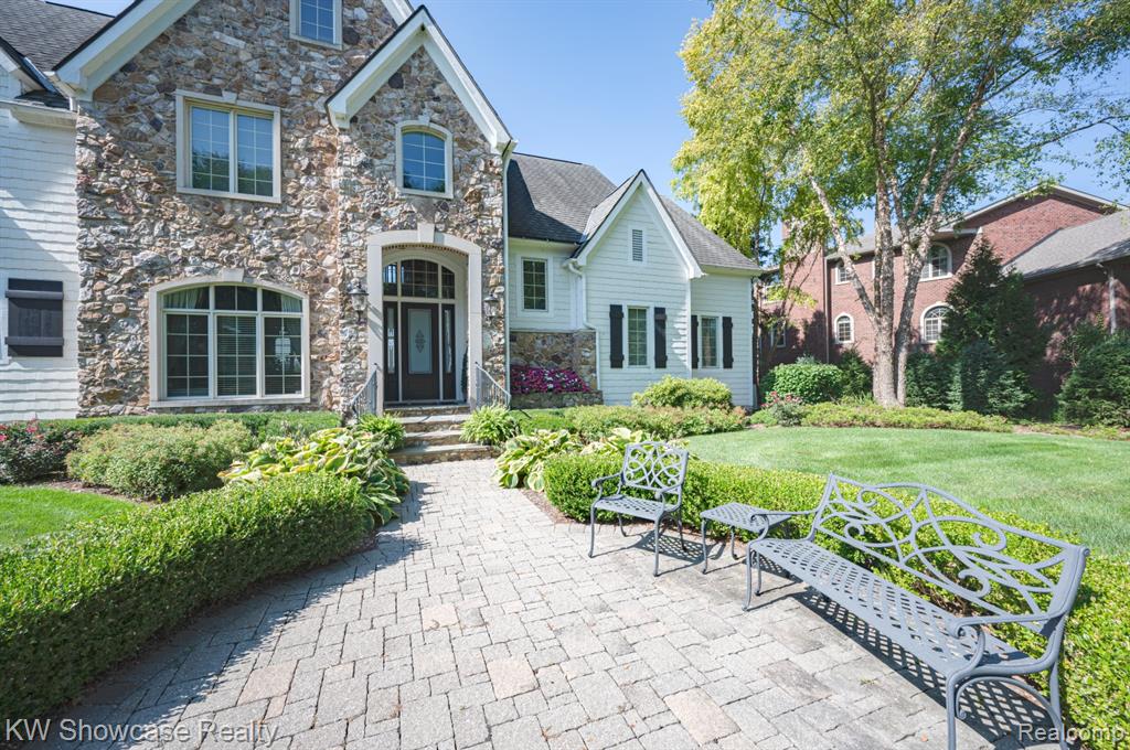 4334 Terra Ridge Drive, Milford, MI 48381 — Photo 16