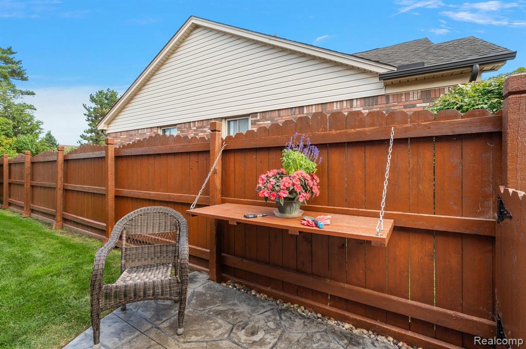 44304 Pentwater Drive, Clinton Twp, MI 48038 — Photo 7