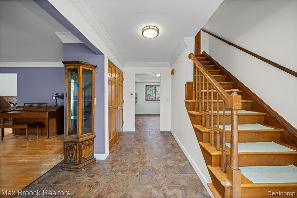 6335 Thorneycroft Drive, Shelby Twp, MI 48316 — Photo 5