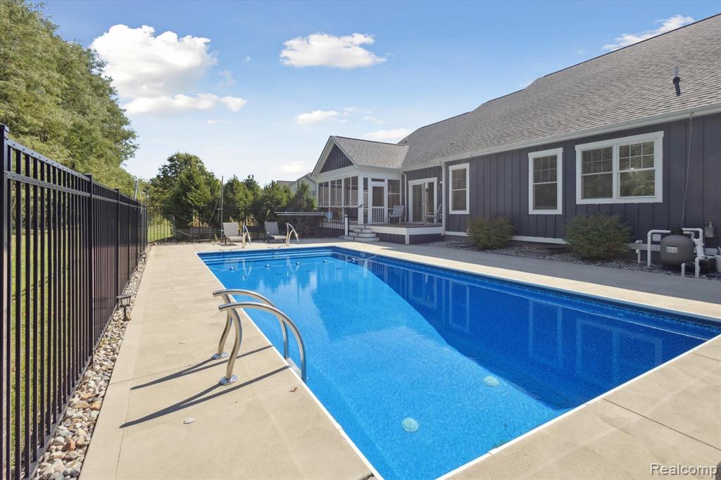 4584 Emu Drive, Pinckney, MI 48169 — Photo 33