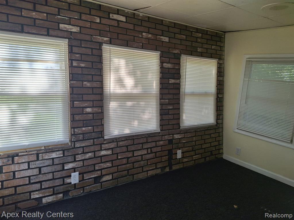 19158 Blackstone Street, Detroit, MI 48219 — Photo 10