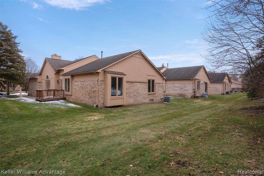 35173 Knollwood Lane, Farmington, MI 48335 — Photo 49
