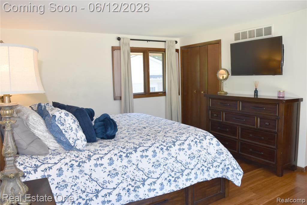 5324 Greenbriar Drive, West Bloomfield, MI 48323 — Photo 18