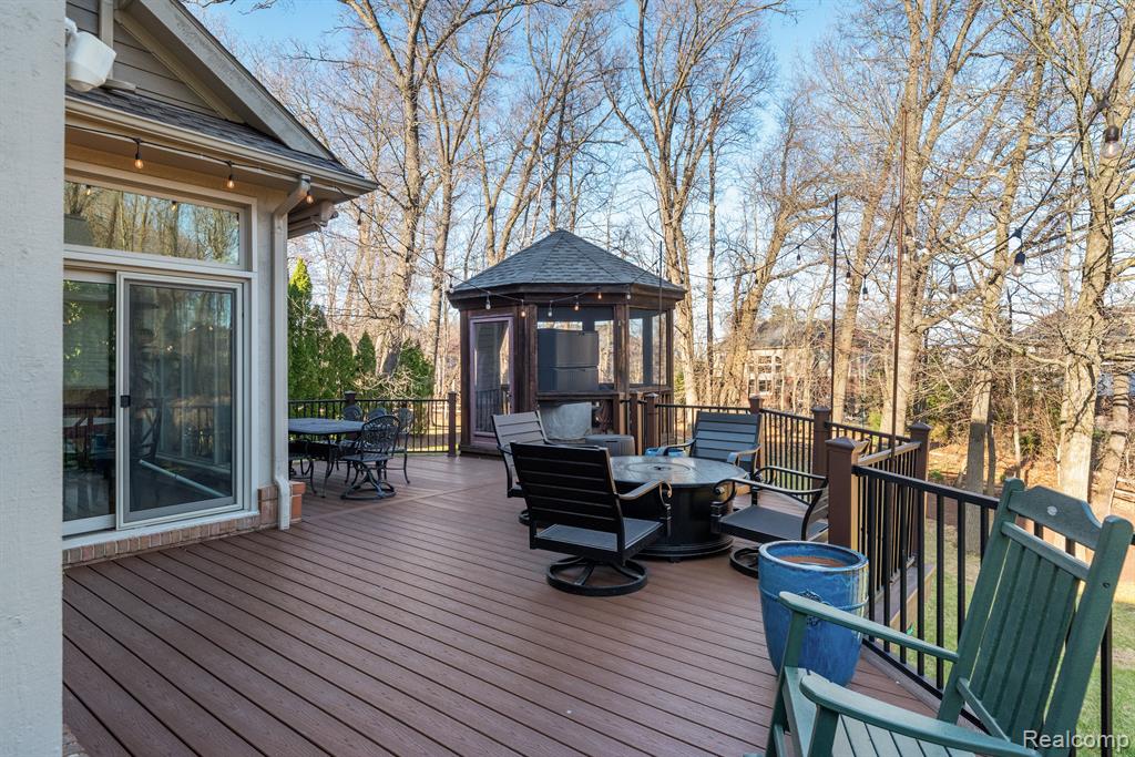 6060 TURNBERRY Drive, Commerce Twp, MI 48382 — Photo 33