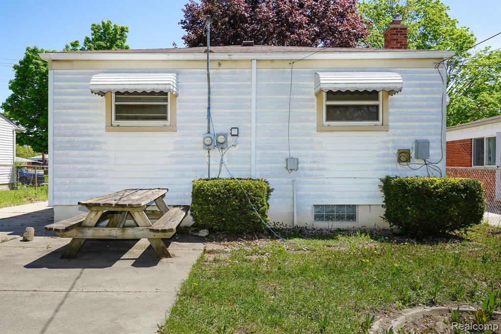 4620 DUDLEY Street, Dearborn Heights, MI 48125 — Photo 3