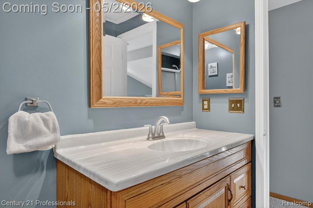 45560 Edgewood Court, Canton, MI 48187 — Photo 38