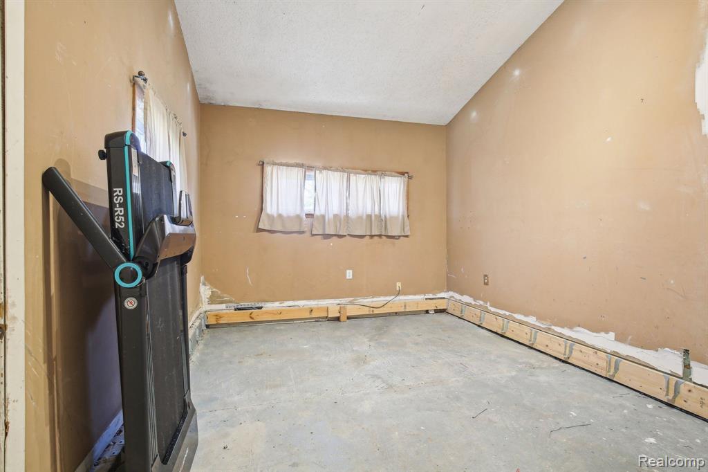9091 MAPLEWOOD Drive, Clio, MI 48420 — Photo 13