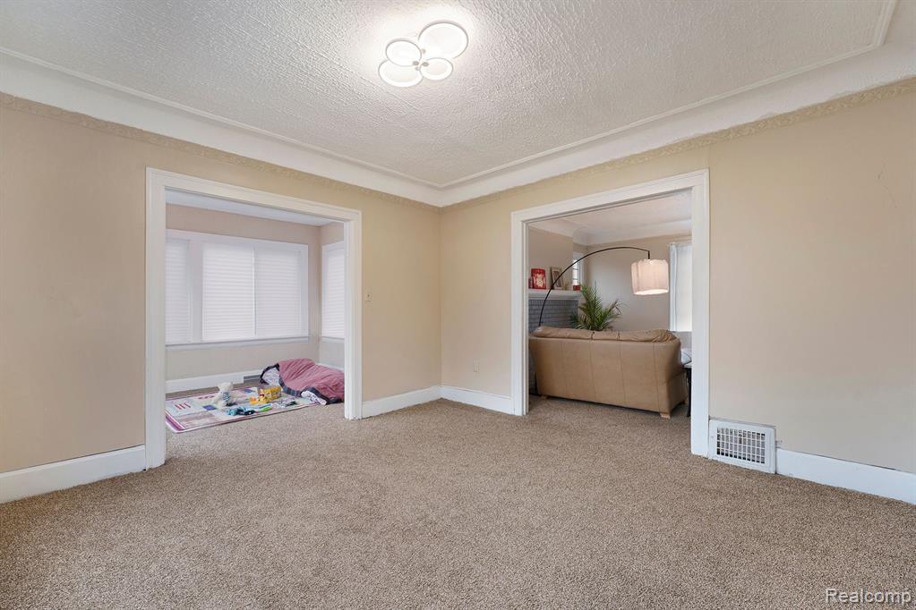 221 W Grixdale, Highland Park, MI 48203 — Photo 11