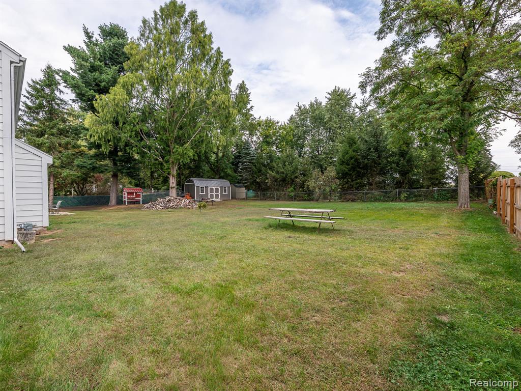 6655 Gove Court N, Tecumseh, MI 49286 — Photo 40
