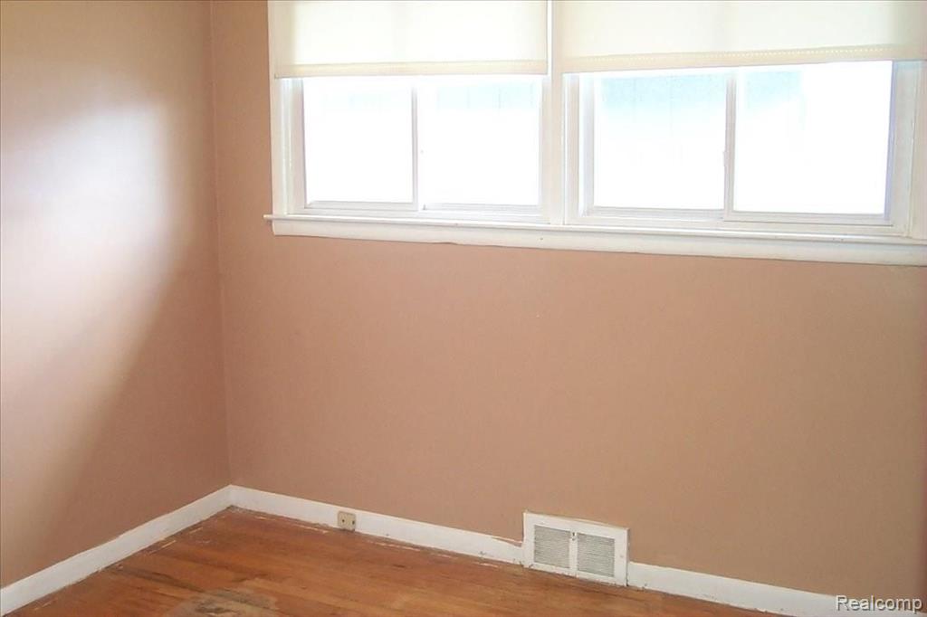 4924 Sashabaw Road, Clarkston, MI — Photo 10