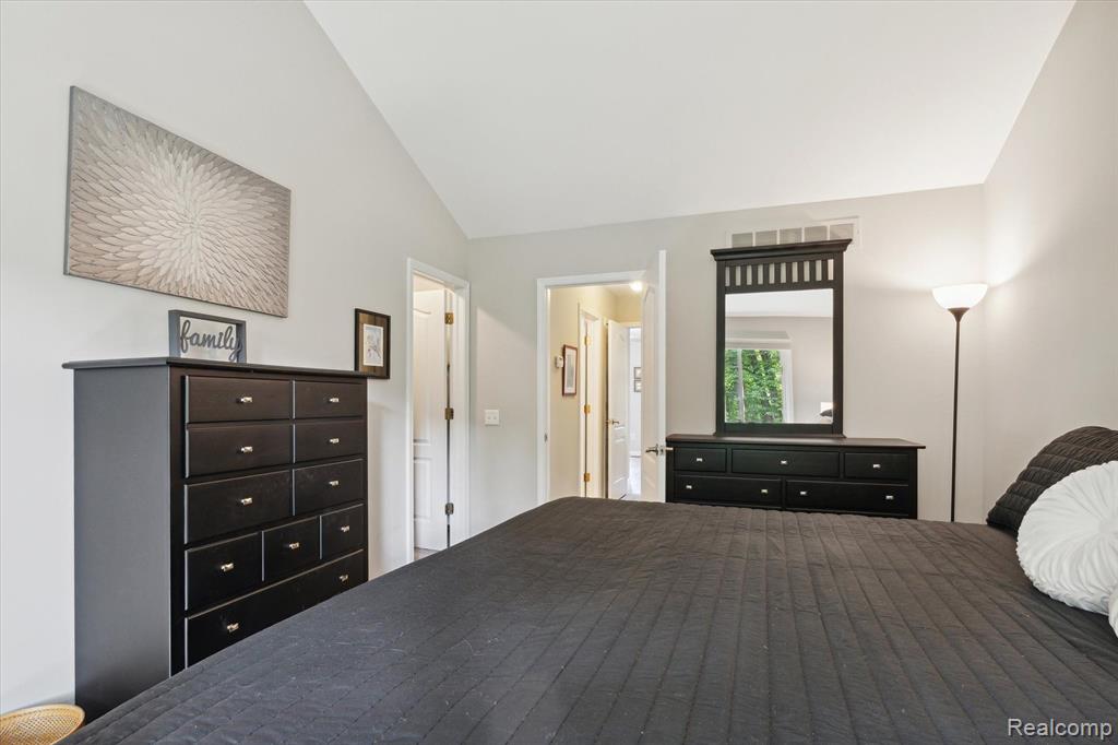 2736 MAPLE FOREST Drive, Wixom, MI 48393 — Photo 17