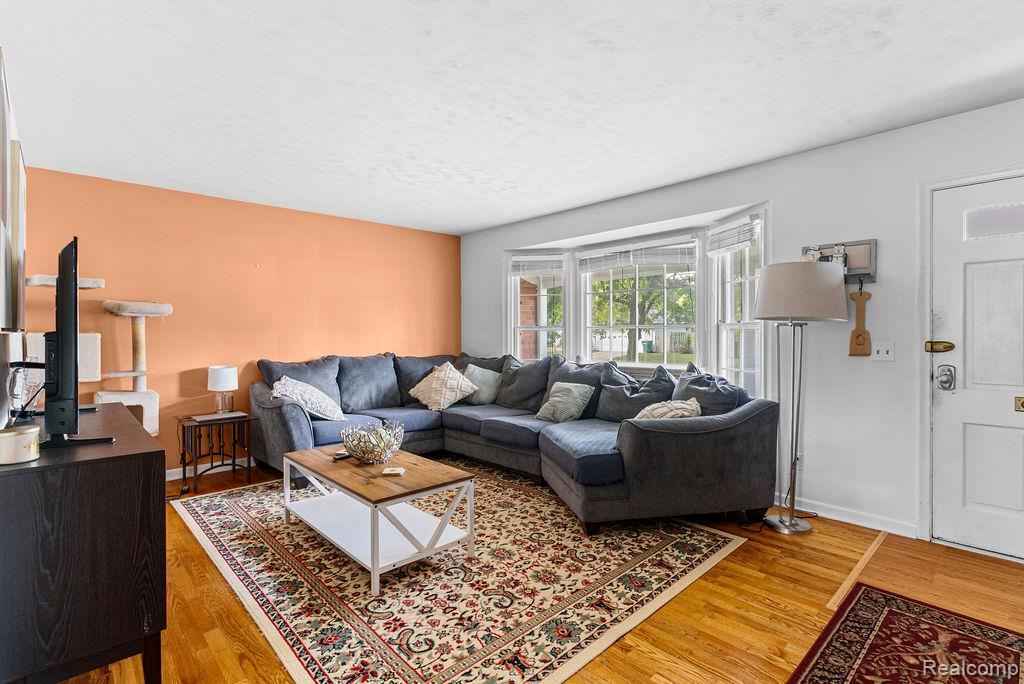 1610 Ravenswood Drive, Lansing, MI 48917 — Photo 9
